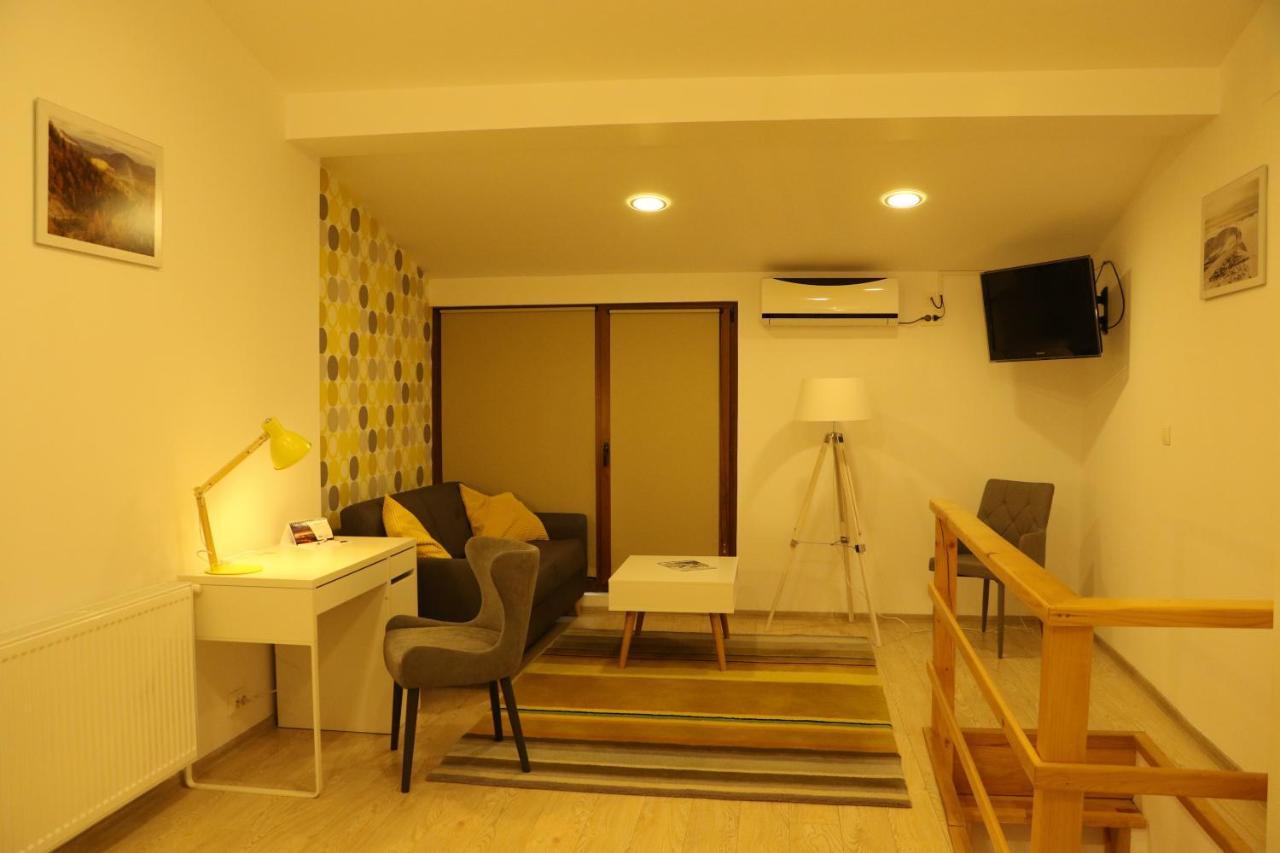 Villa Fagaras Cosy Flat Extérieur photo