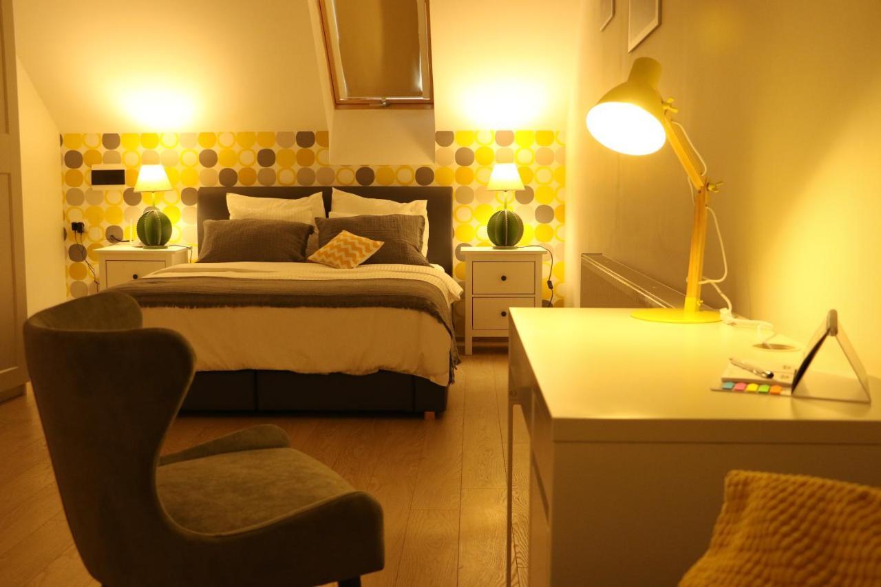 Villa Fagaras Cosy Flat Extérieur photo