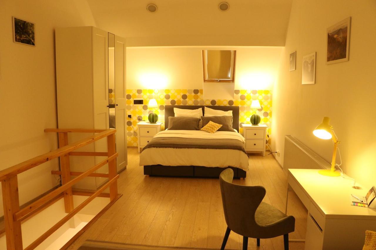 Villa Fagaras Cosy Flat Extérieur photo